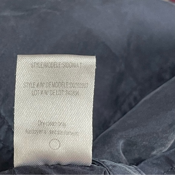 Theory 100% Silk Navy Tapered Pant Minimalist Contemporary Casual - Picture 9 of 10